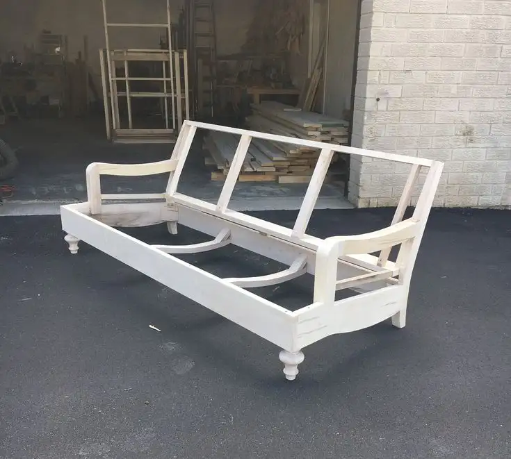 رنگ‌کاری و تعمیرات نجاری مبل در کمرد و پردیس