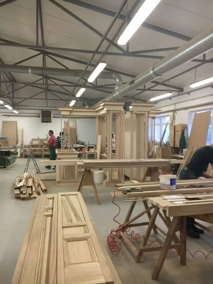 کارگاه تخصصی تولید و تعمیر مبلمان چوبی لاکچری فن و هنر