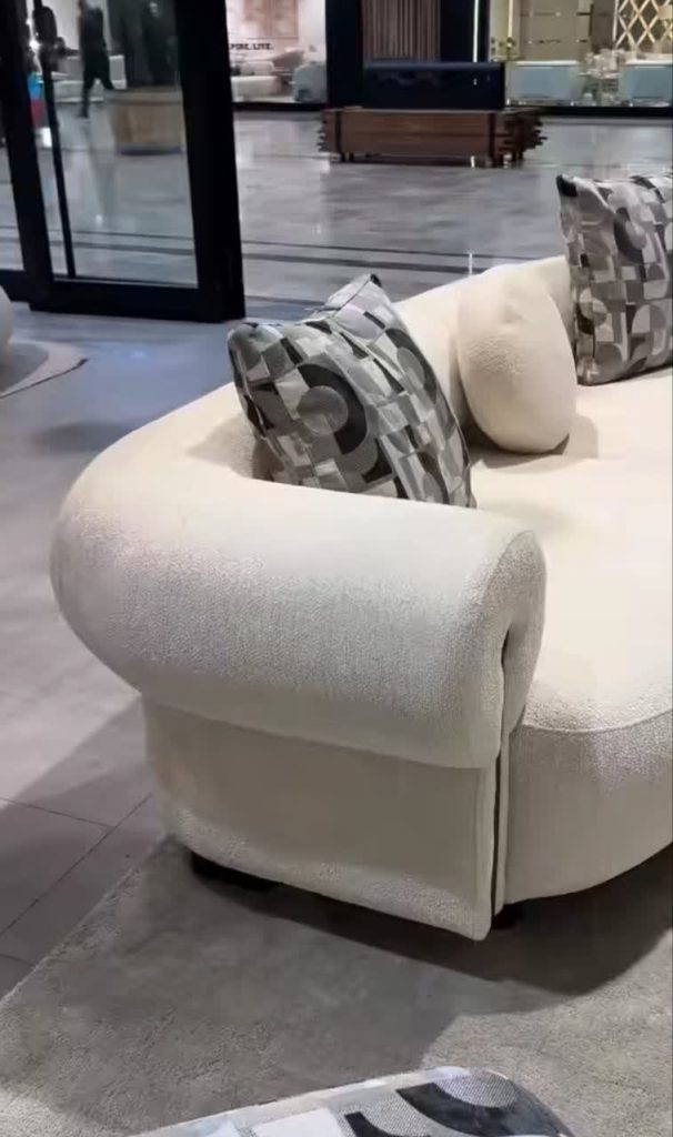 طراحی و ساخت تخصصی مبلمان مدرن با ورق پلای‌وو